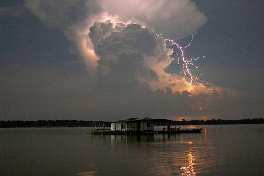 1,6 millones de relámpagos iluminan cada año al Catatumbo