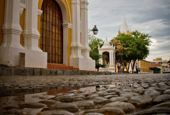 Tres diferentes íconos de tres ciudades venezolanas