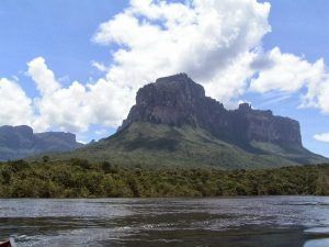 Parque Nacional Parima-Tapirapecó, guardián del Orinoco y los Yanomami