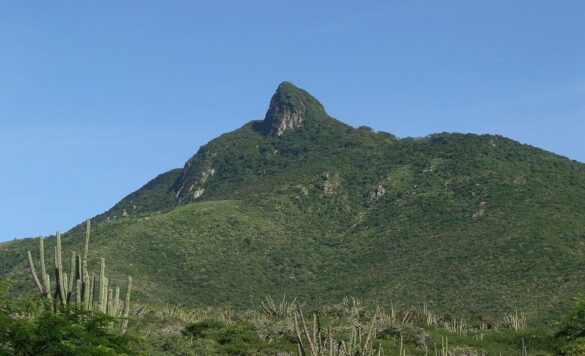 Cerro Santa Ana, majestuoso y sobresaliente monumento natural