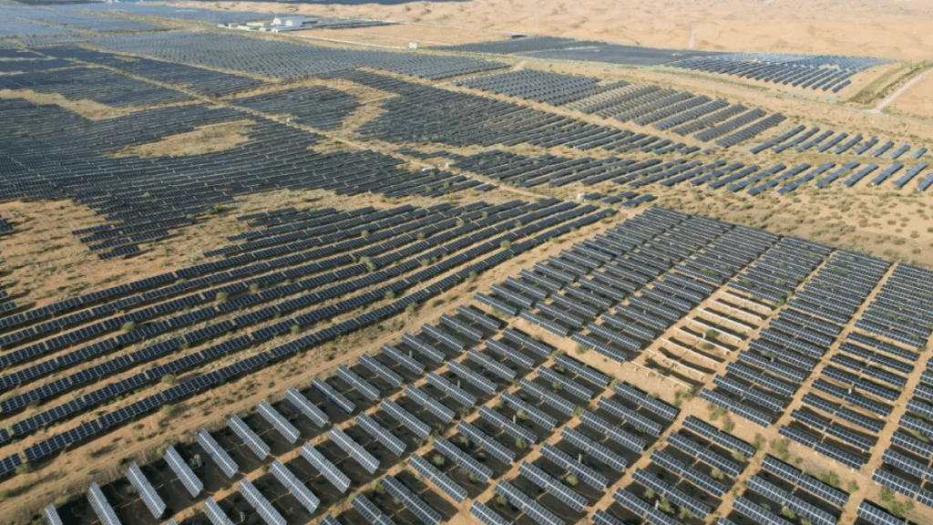 Millones de paneles solares dan vida a un nuevo paisaje en desierto de China