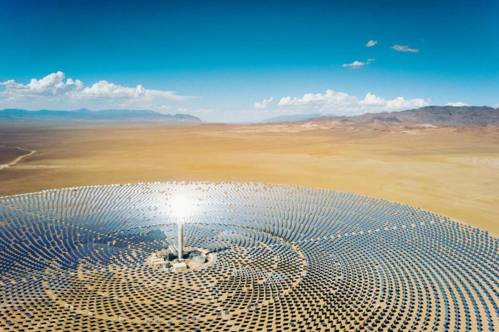 Millones de paneles solares dan vida a un nuevo paisaje en desierto de China