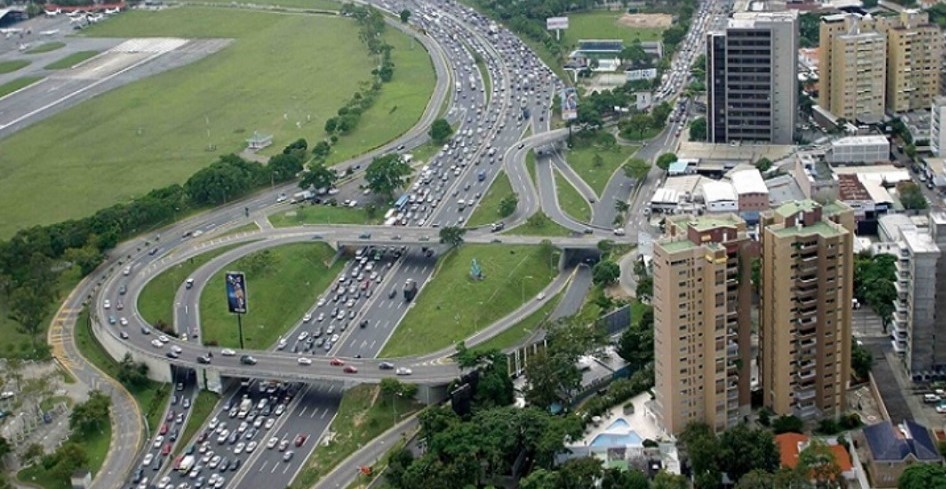 Distribuidor El Ciempiés, una de las obras más emblemáticas de la Caracas moderna